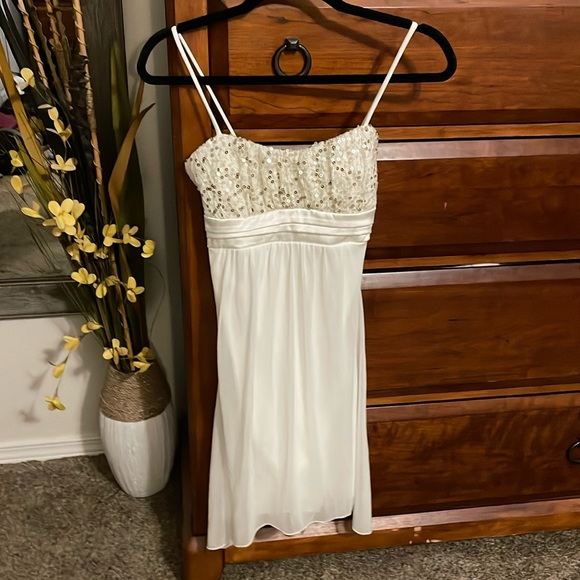 Prom Formal Dress - Picture 1 of 8
